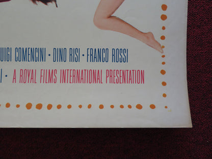 BAMBOLE / THE DOLLS US 30 X 40 ROLLED POSTER ELKE SOMMER GINA LOLLOBRIGIDA 1965