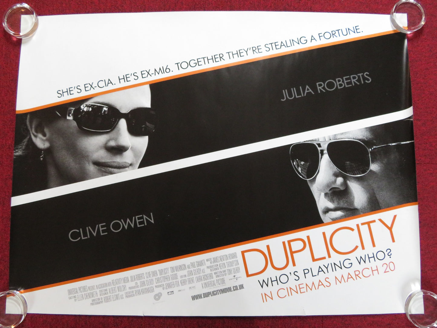 DUPLICITY UK QUAD (30"x 40") ROLLED POSTER CLIVE OWEN JULIA ROBERTS 2009