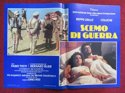 SCEMO DI GUERRA - D ITALIAN FOTOBUSTA POSTER BEPPE GRILLO COLUCHE 1985