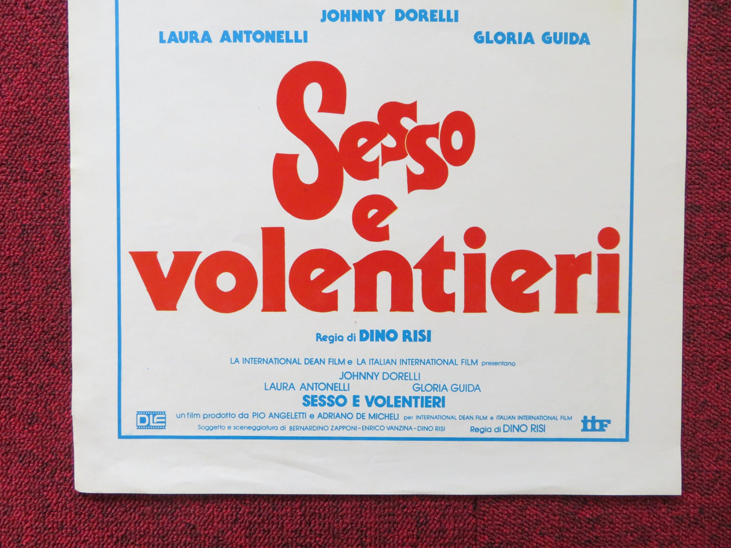 SESSO E VOLENTIERI ITALIAN LOCANDINA POSTER JOHNNY DORELLI LAURA ANTONELLI 1982