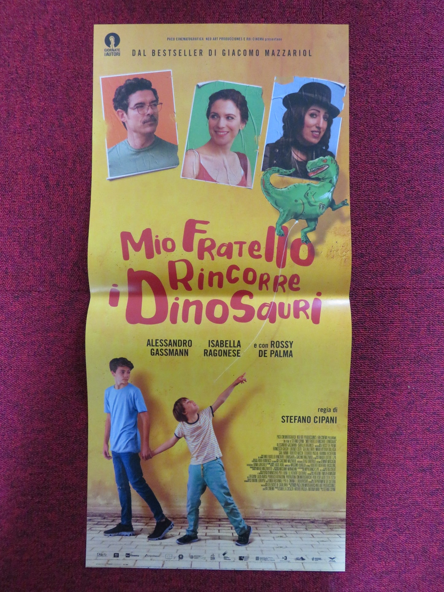 MIO FRATELLO RINCORRE I DINOSAURI ITALIAN LOCANDINA POSTER A. GASSMANN 2019