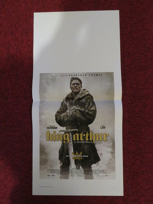 KING ARTHUR LEGEND OF THE SWORD ITALIAN LOCANDINA POSTER JUDE LAW HUNNAM 2017