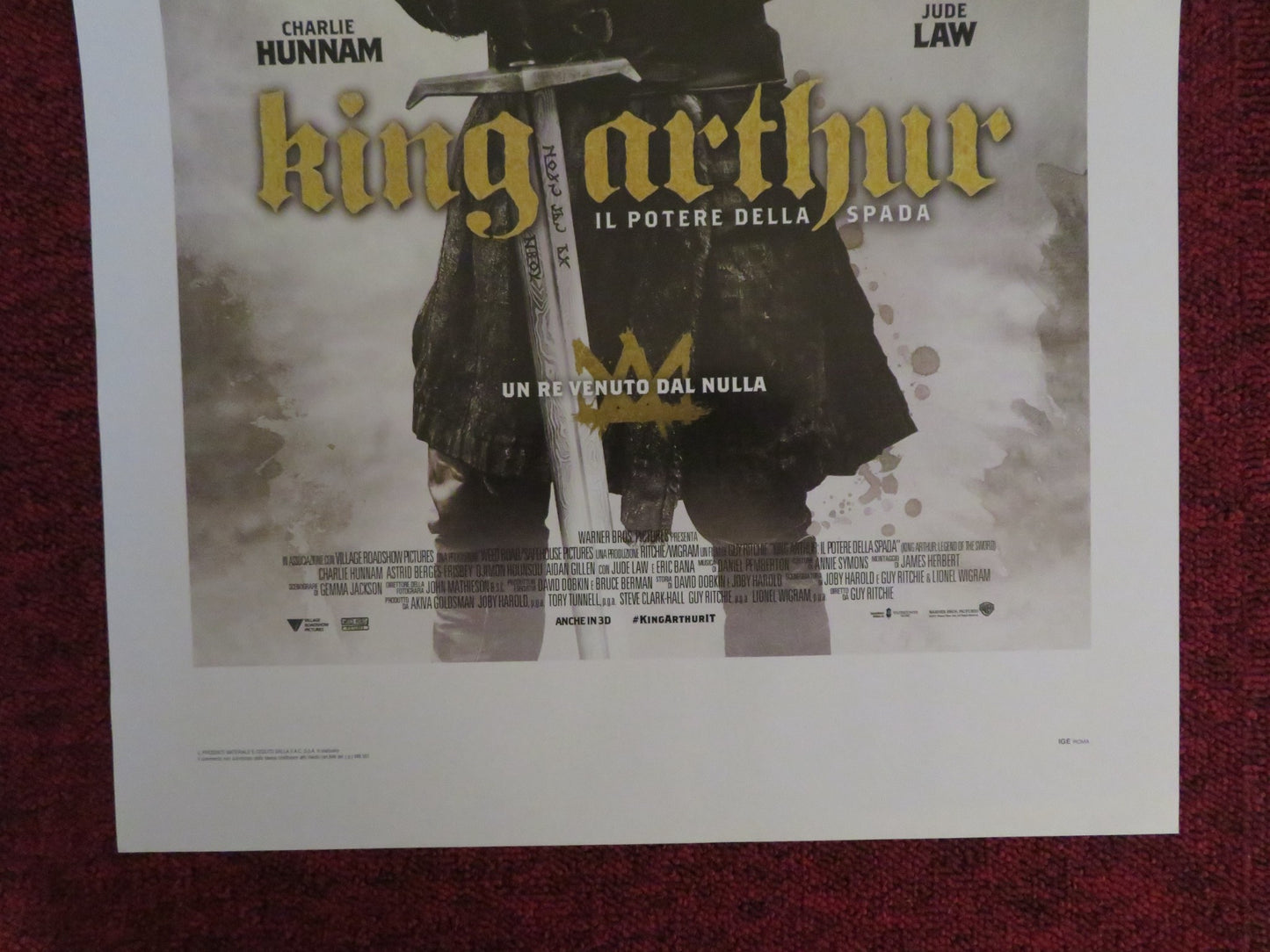 KING ARTHUR LEGEND OF THE SWORD ITALIAN LOCANDINA POSTER JUDE LAW HUNNAM 2017