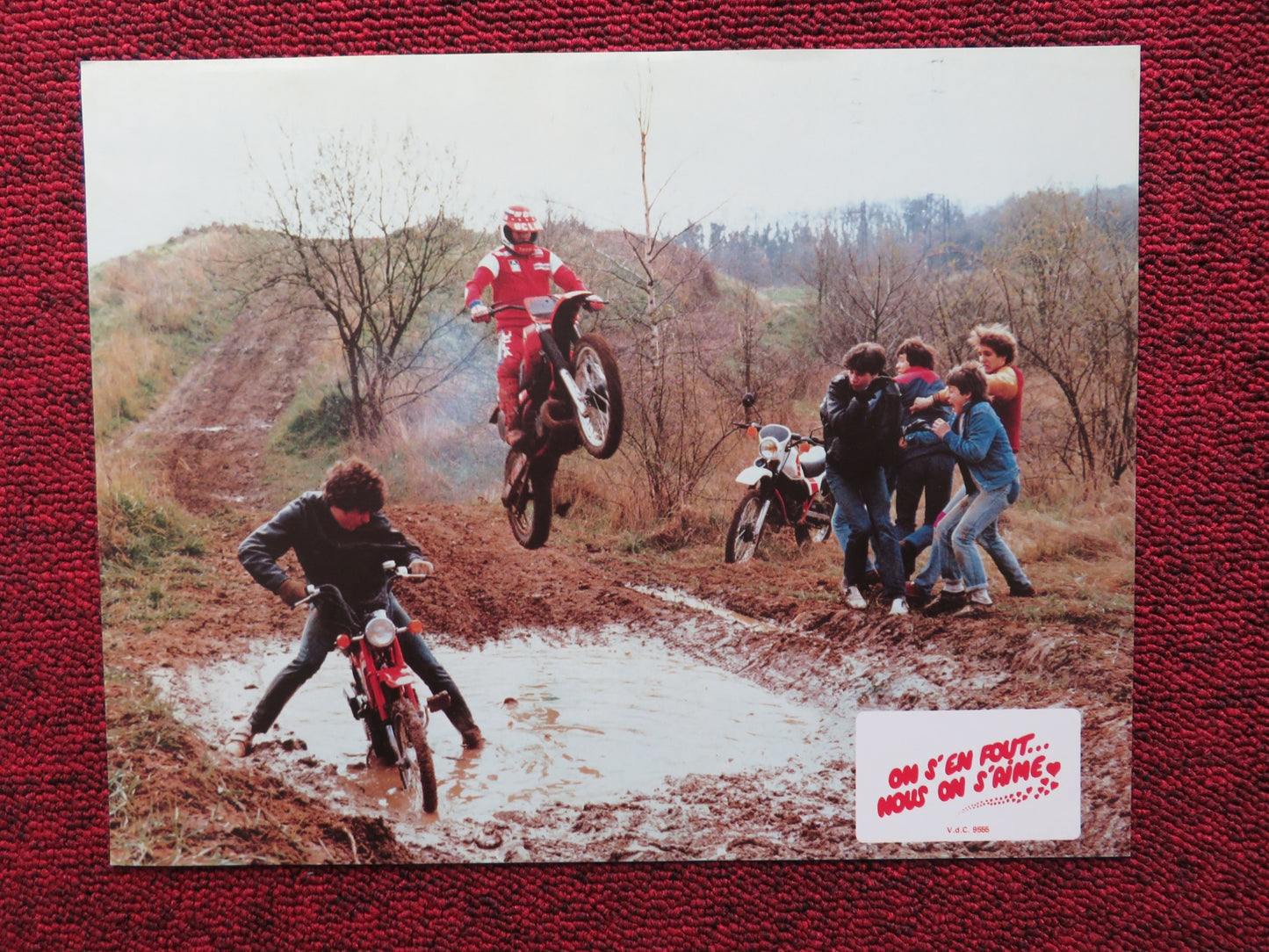 ON S'EN FOUT NOUS ON S'AIME - C FRENCH LOBBY CARD ARIEL BESSE DIDIER CLERC 1982