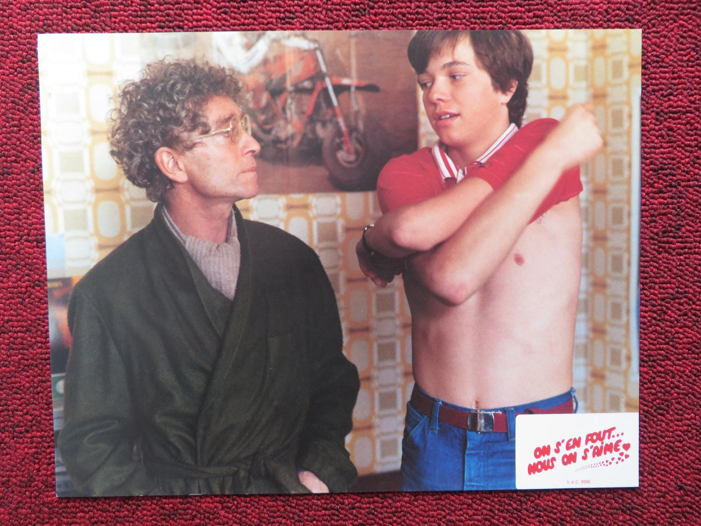 ON S'EN FOUT NOUS ON S'AIME - G FRENCH LOBBY CARD ARIEL BESSE DIDIER CLERC 1982