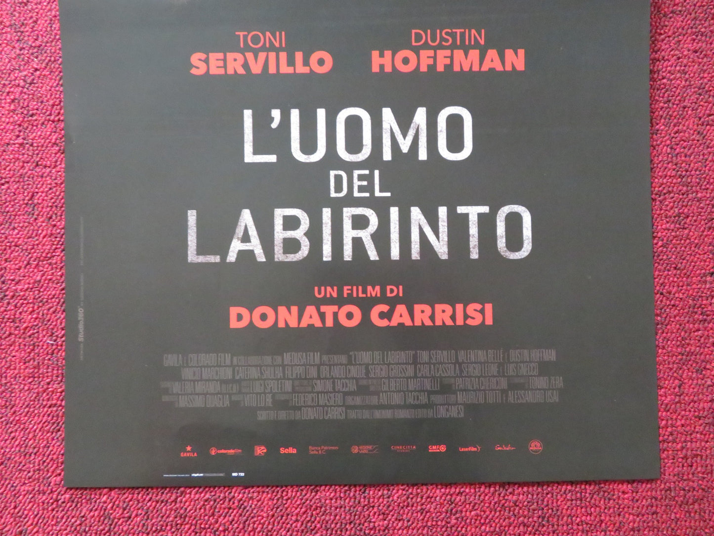 INTO THE LABYRINTH ITALIAN LOCANDINA POSTER TONI SEVILLO DUSTIN HOFFMAN 2019