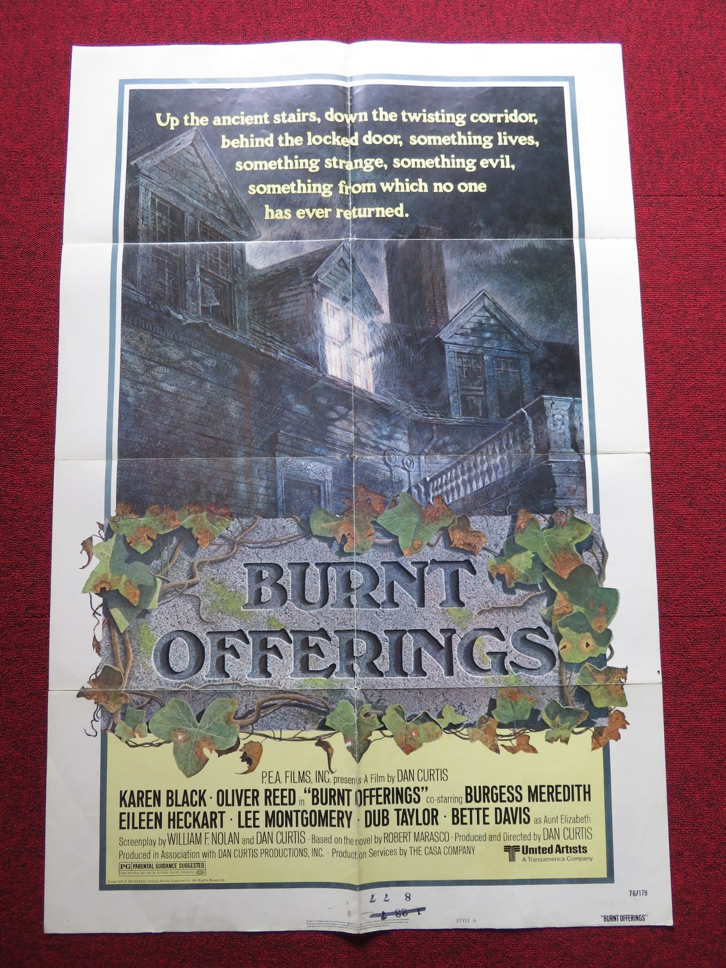 BURNT OFFERINGS STYLE A FOLDED US ONE SHEET POSTER KAREN BLACK OLIVER REED 1976