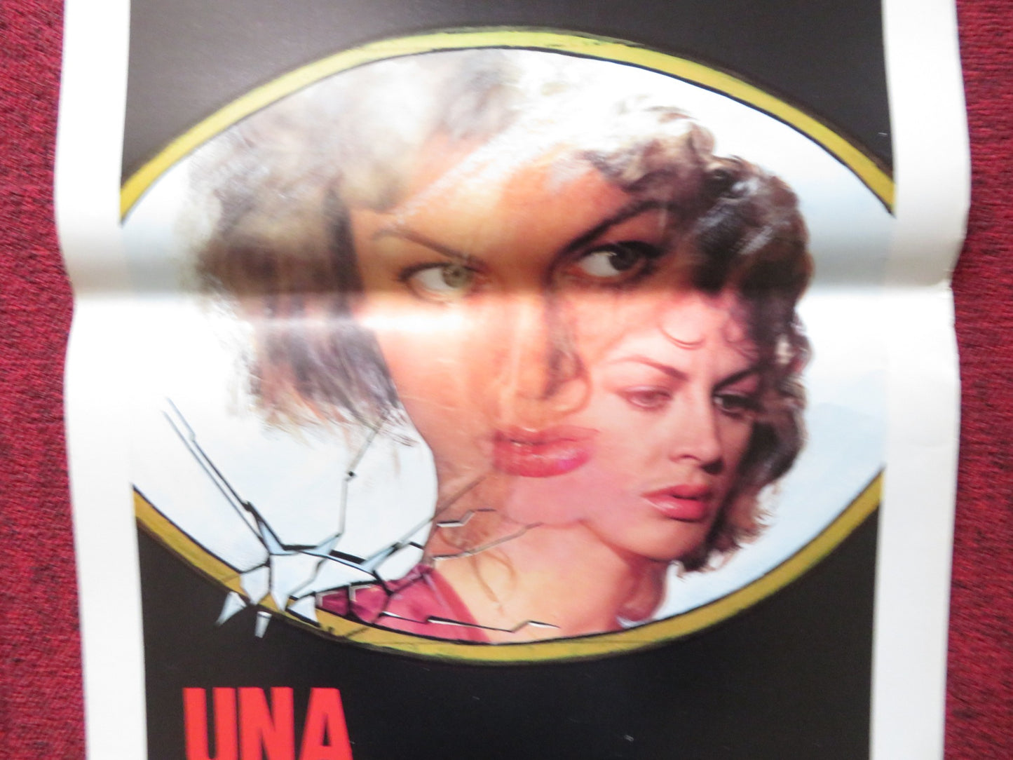 UNA DI TROPPO ITALIAN LOCANDINA POSTER JOHN SAXON DALILA DI LAZZARO 1982