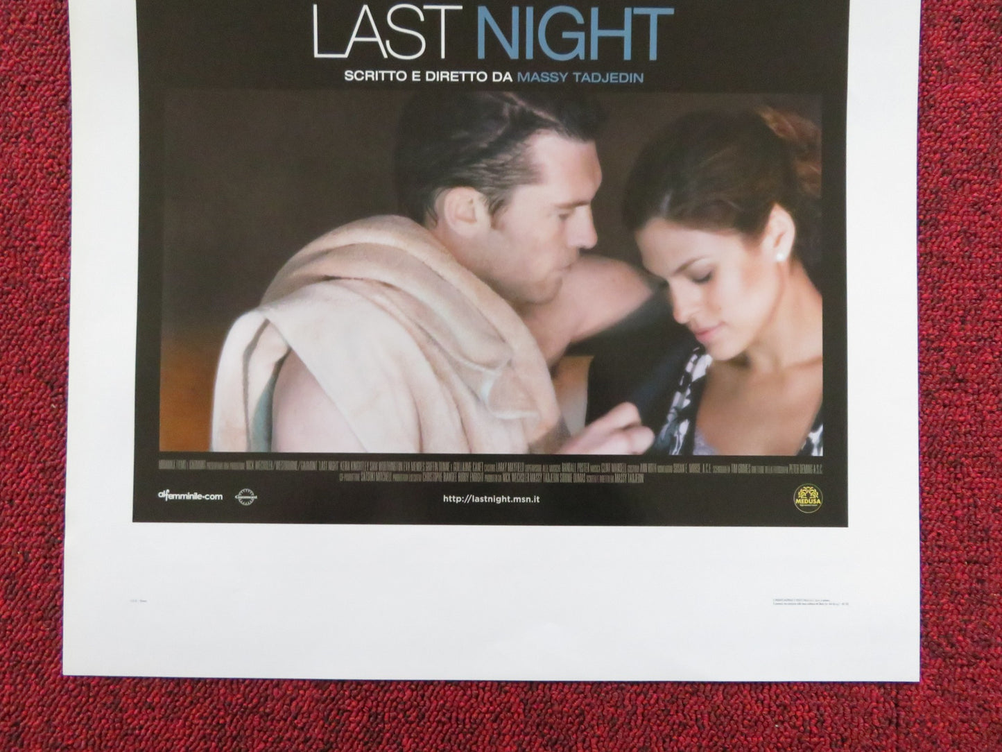 LAST NIGHT ITALIAN LOCANDINA POSTER KEIRA KNIGHTLEY SAM WORTHINGTON 2010