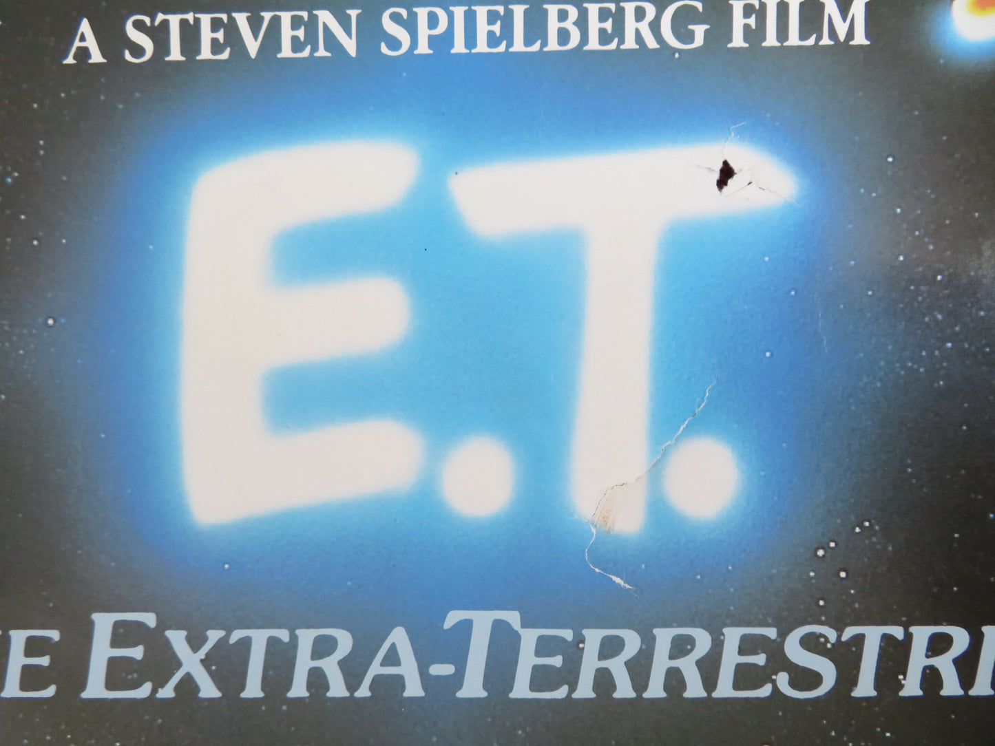 E.T. THE EXTRA-TERRESTRIAL - A VHS VIDEO POSTER ROLLED SPIELBERG BARRYMORE 1982